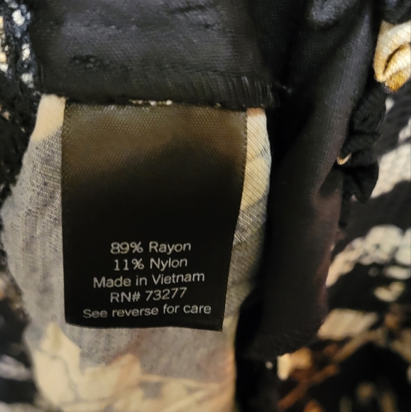 Wide Leg Floral Pants - Picture 3 of 3